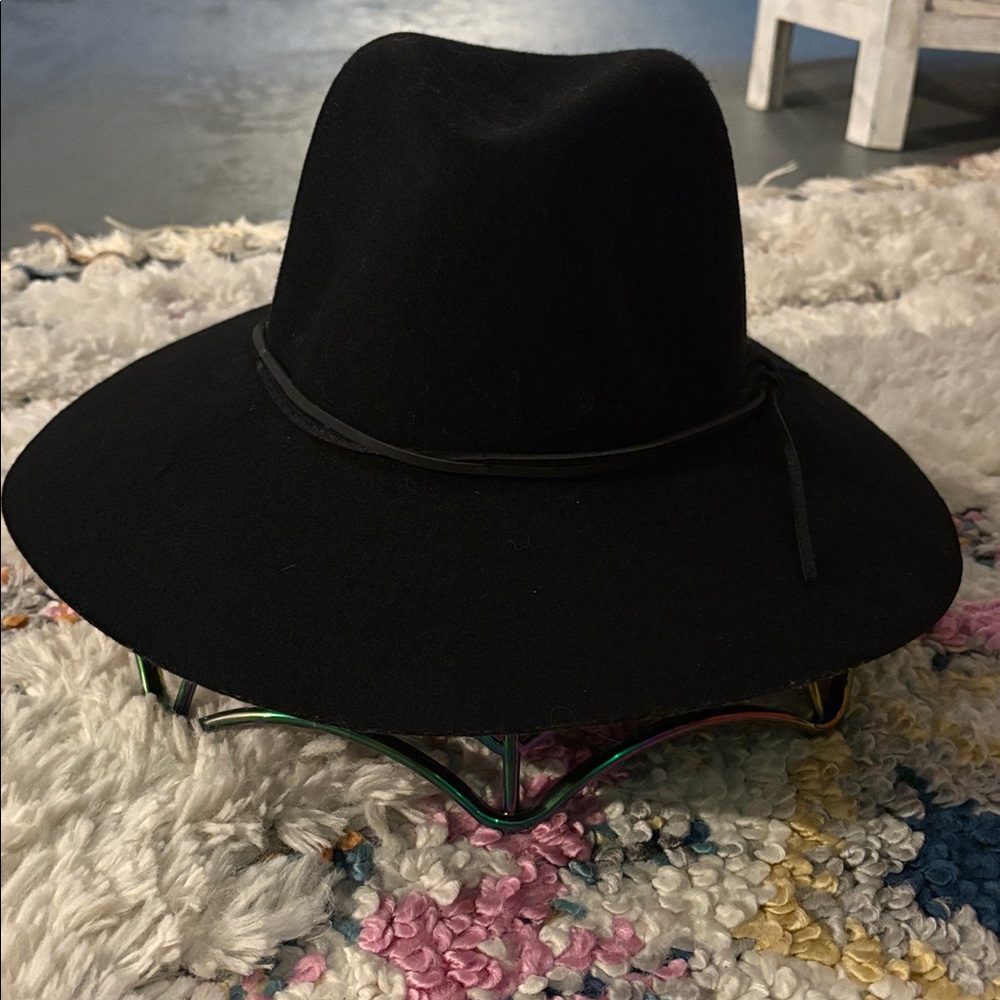 Phenix Elegant Black Hat